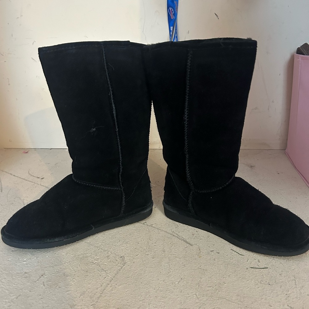 BearPaw Black Winter Boots slightly